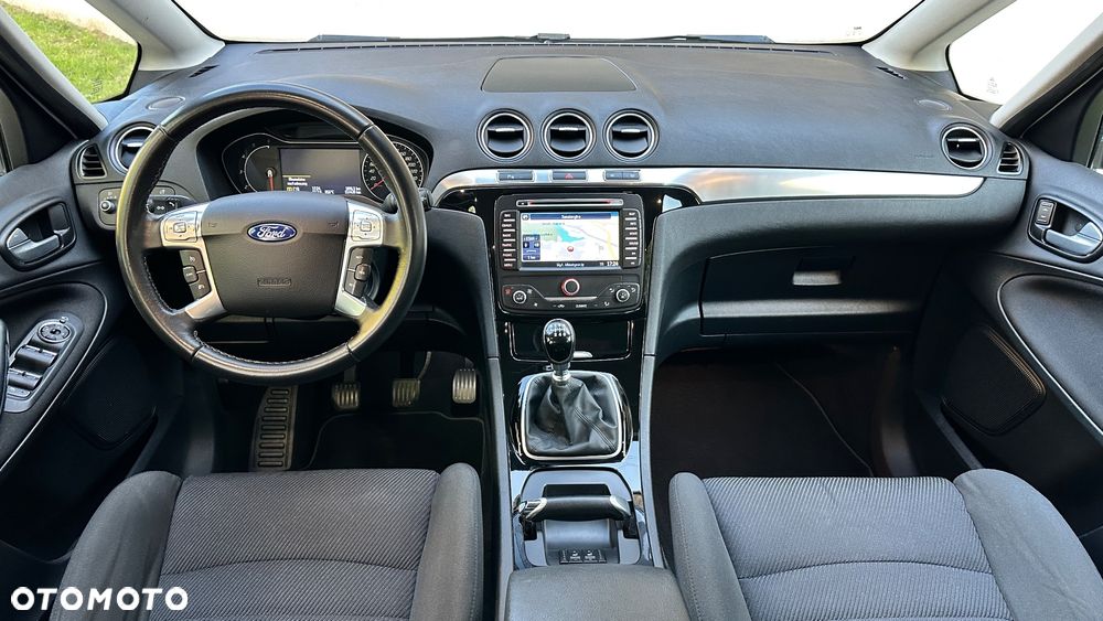 Ford S-Max - 8