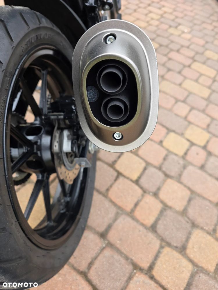 Suzuki GSX - 11