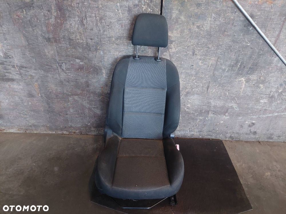 FOTEL PRAWY PRZÓD + KANAPA TYŁ PEUGEOT PEUGEOT 207 I - 4