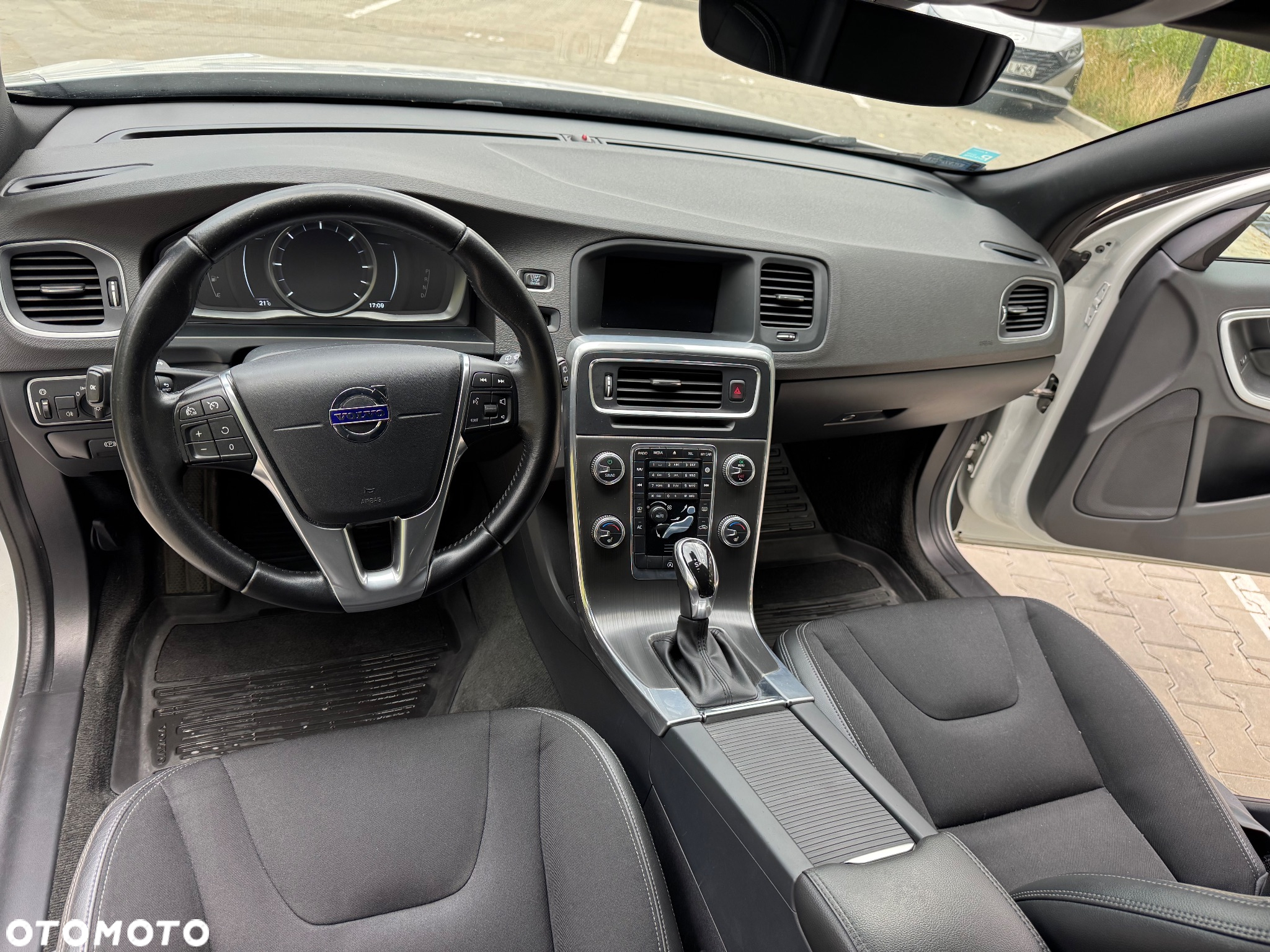 Volvo V60 Cross Country D3 Drive-E Summum - 14
