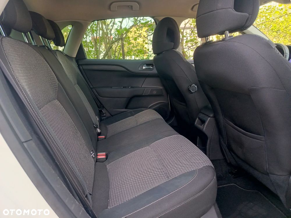 Citroën C4 e-HDi 115 Selection - 23