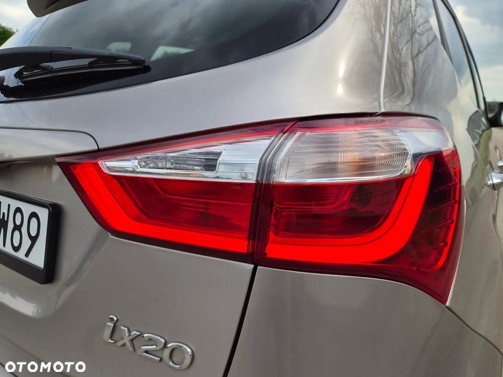 Hyundai ix20 1.6 Premium - 12