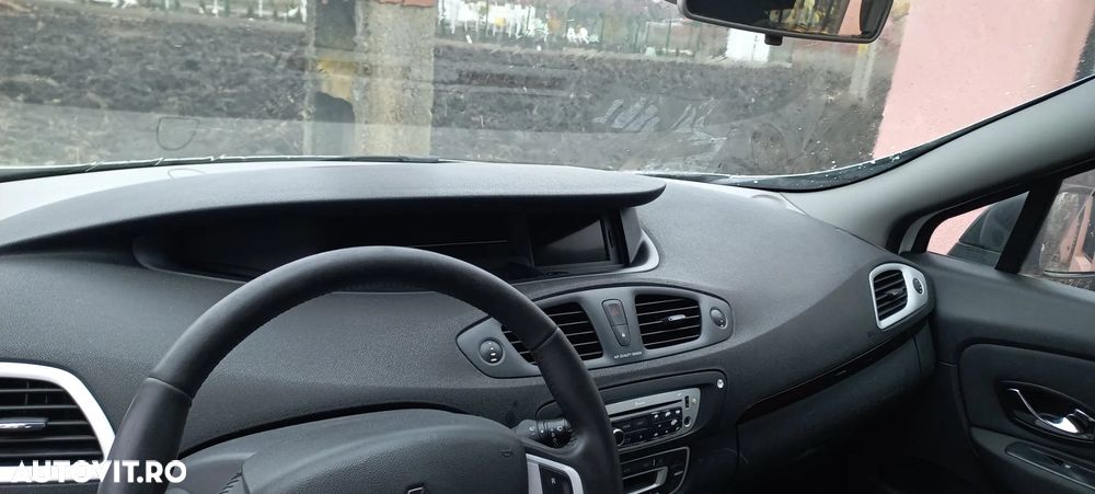 Renault Scenic - 10