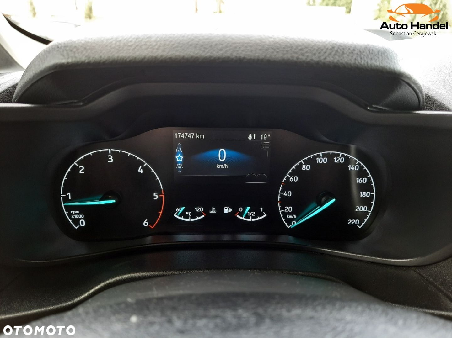 Ford Transit Connect - 14