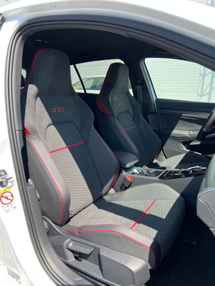 Volkswagen Golf - 5