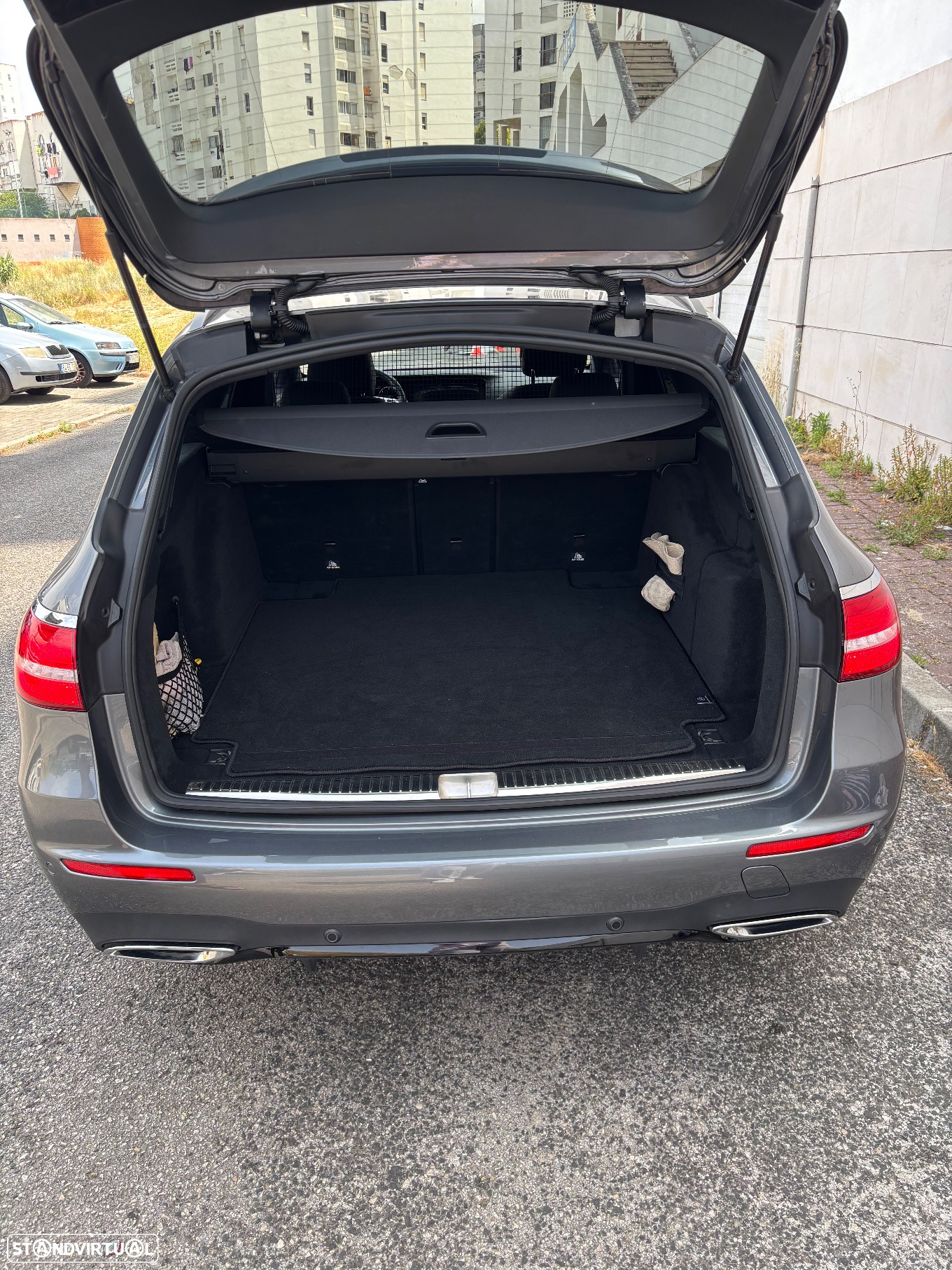 Mercedes-Benz E 220 d AMG - 5