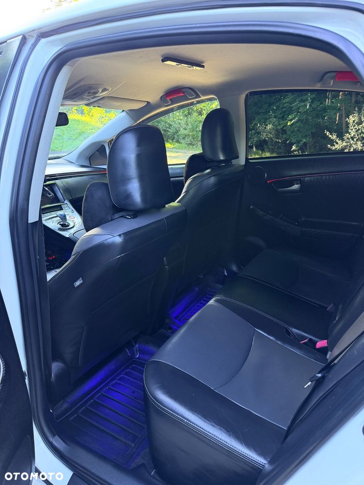 Toyota Prius 1.8 HSD Premium - 24