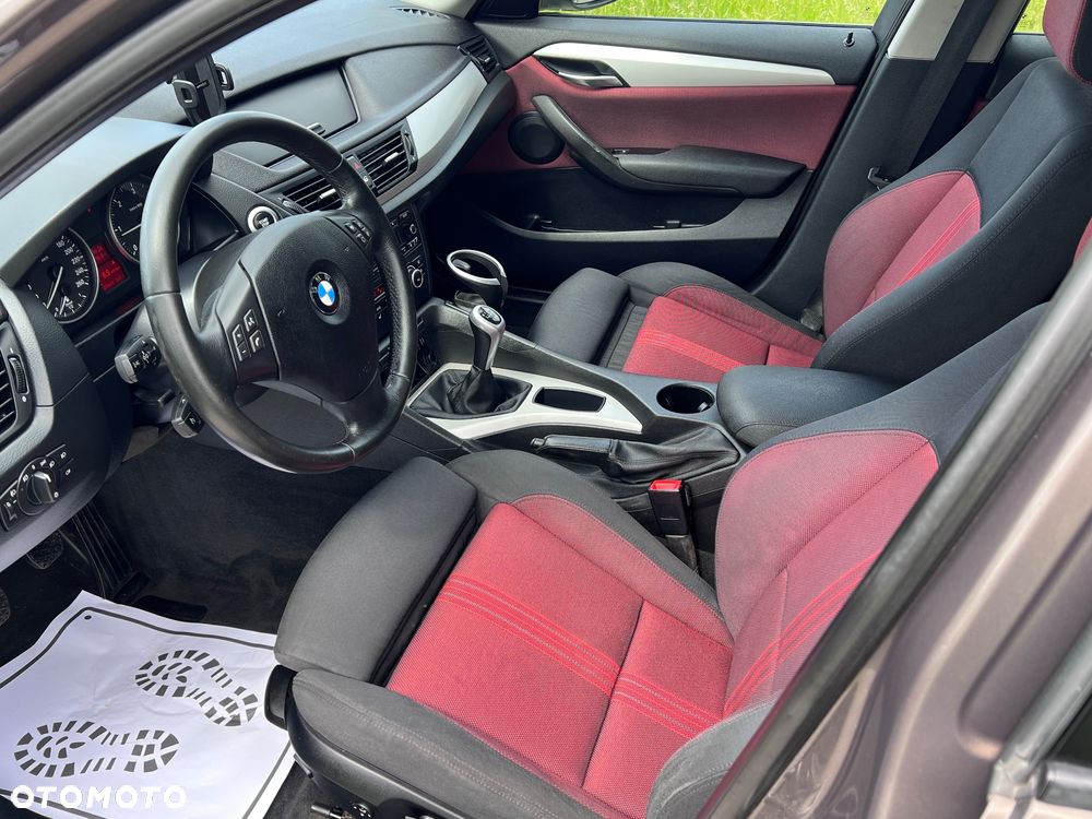BMW X1 xDrive18d Sport Line - 18