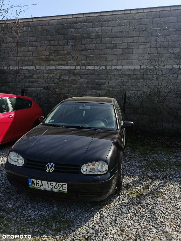 Volkswagen Golf - 1