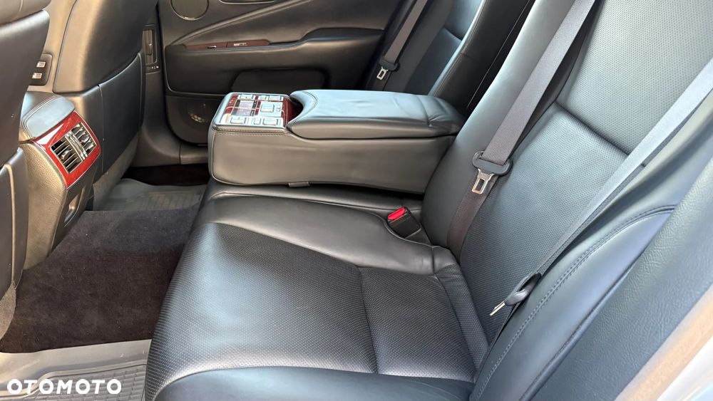 Lexus LS 460 Prestige - 30