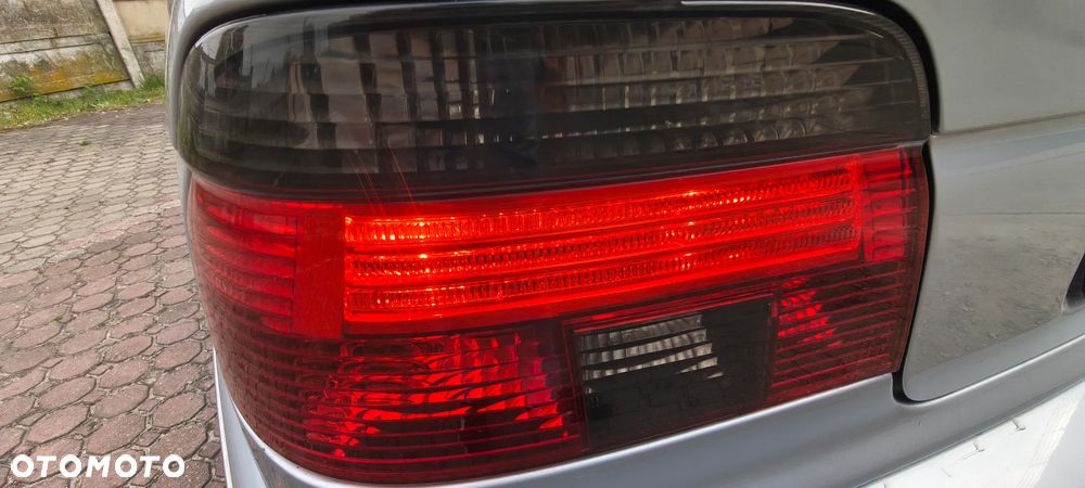 BMW Seria 5 528i - 10