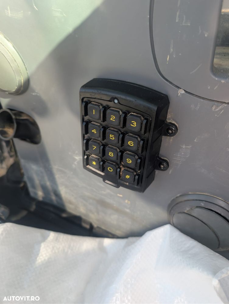 Hitachi ZX48U-6, 2023, 2.662h, CUPLA RAPIDA HIDR+3 CUPE NOI, Lama nivelare, Masa operationala 5t, latime 2m, ad sapare 4m, ridica 2,6t, Aer cond, Antifurt, senile 80% ok, posibil leasing 4 ani, PROMOTIE 39.500 EUR+Tva - 30