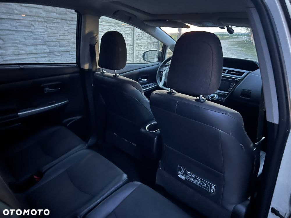 Toyota Prius+ (Hybrid) - 13