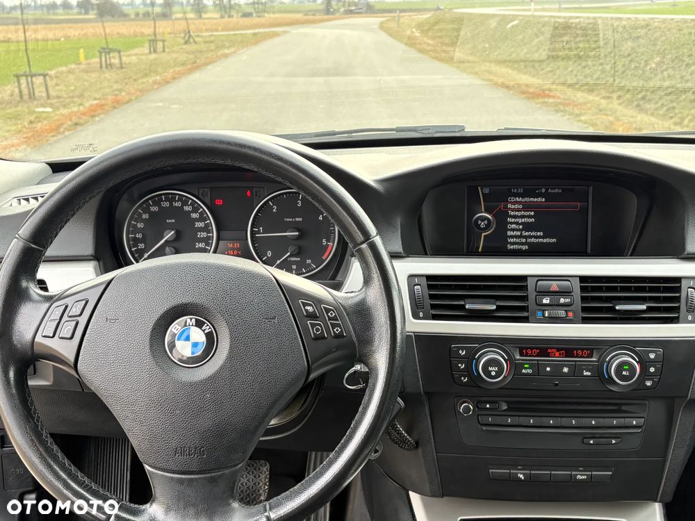 BMW Seria 3 318d - 9