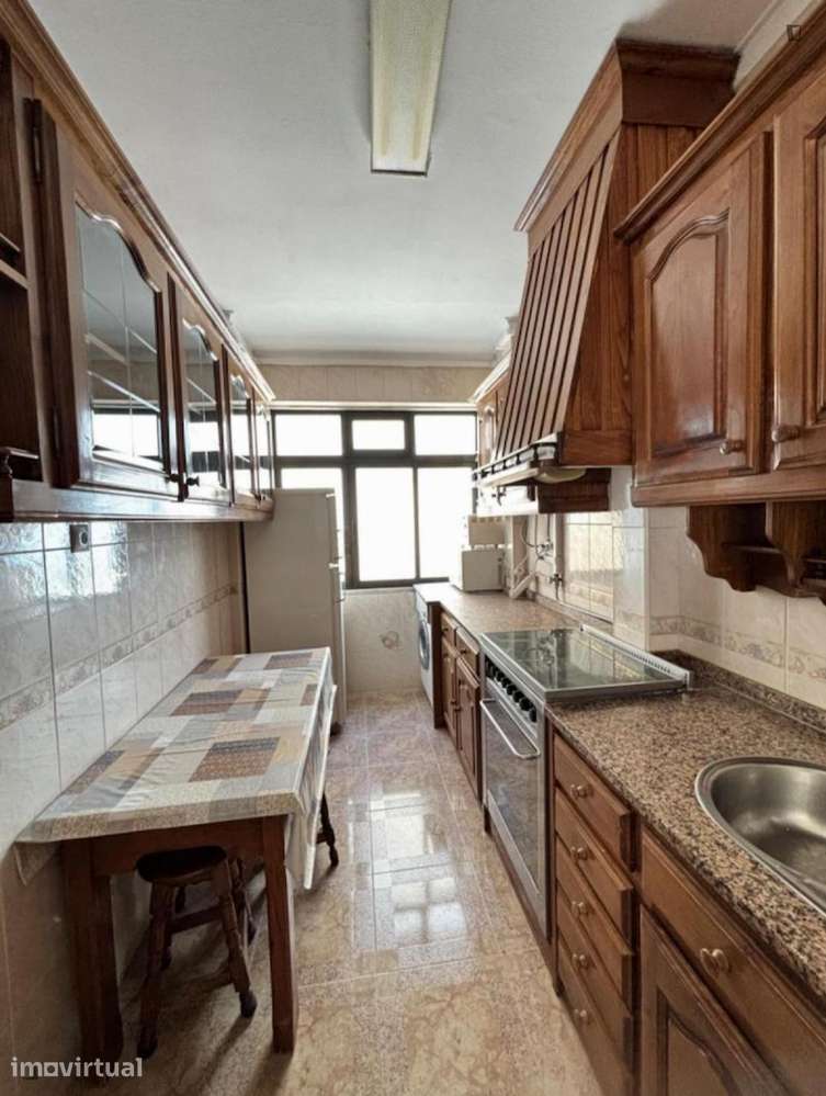 Quarto - localizado em Almada Lisbon - Grande imagem: 2/12