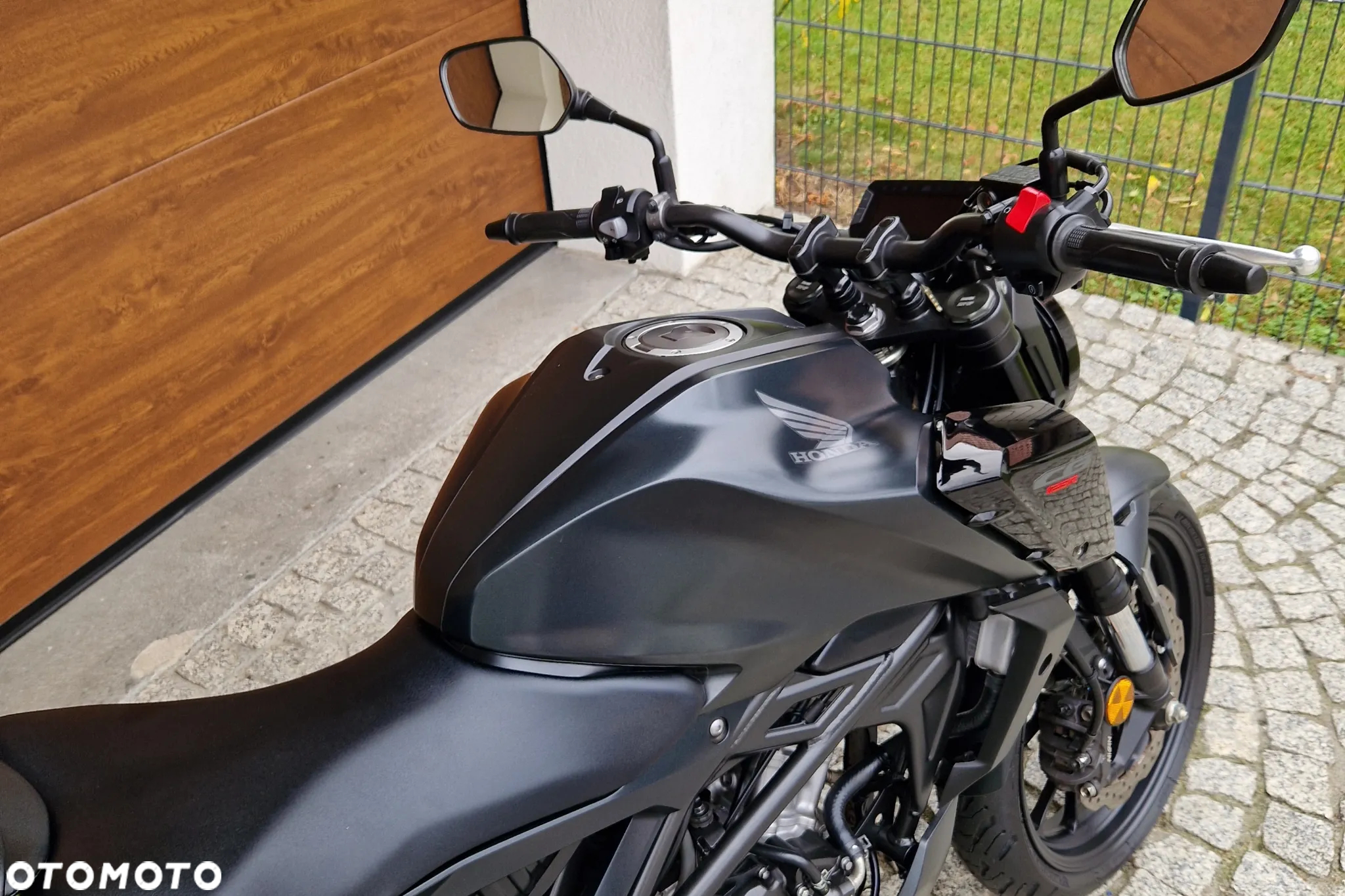 Honda CB - 8