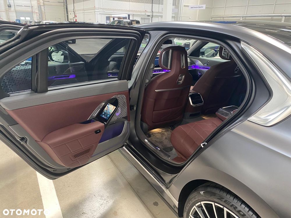 BMW Seria 7 740d xDrive mHEV Nero Lusso Edition sport - 11