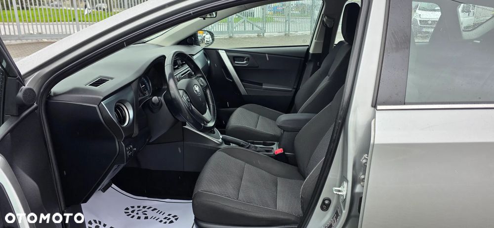 Toyota Auris 1.8 HSD Luna - 12