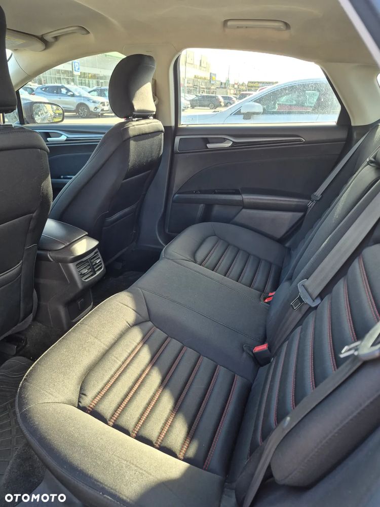 Ford Fusion - 9