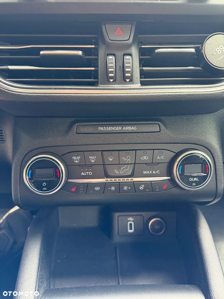 Ford Focus 1.5 EcoBoost Titanium Business - 8