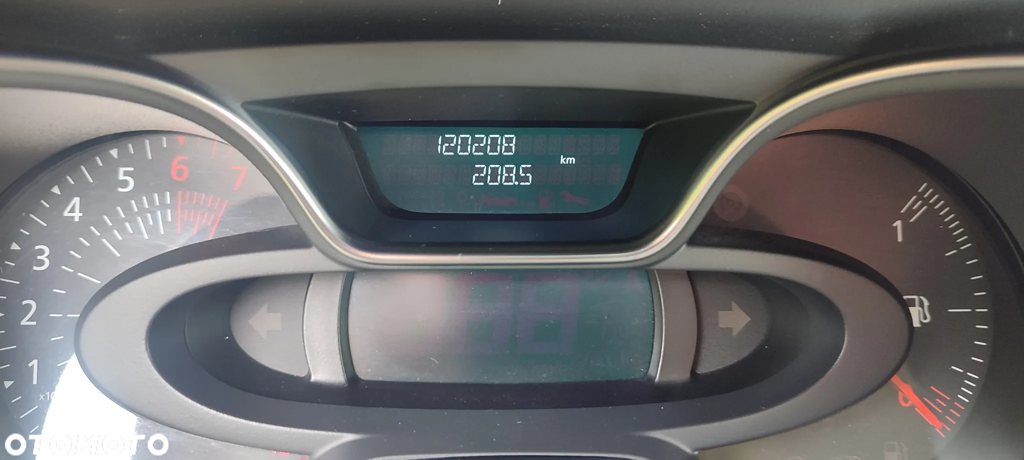 Renault Captur 1.2 Energy TCe Limited - 11