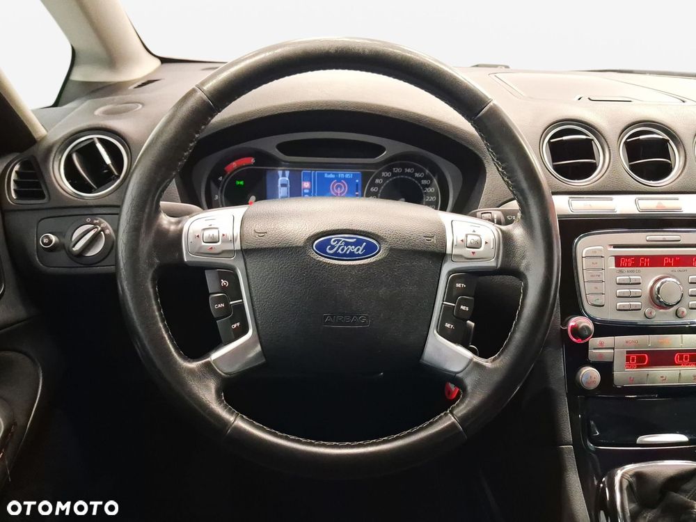 Ford S-Max - 12