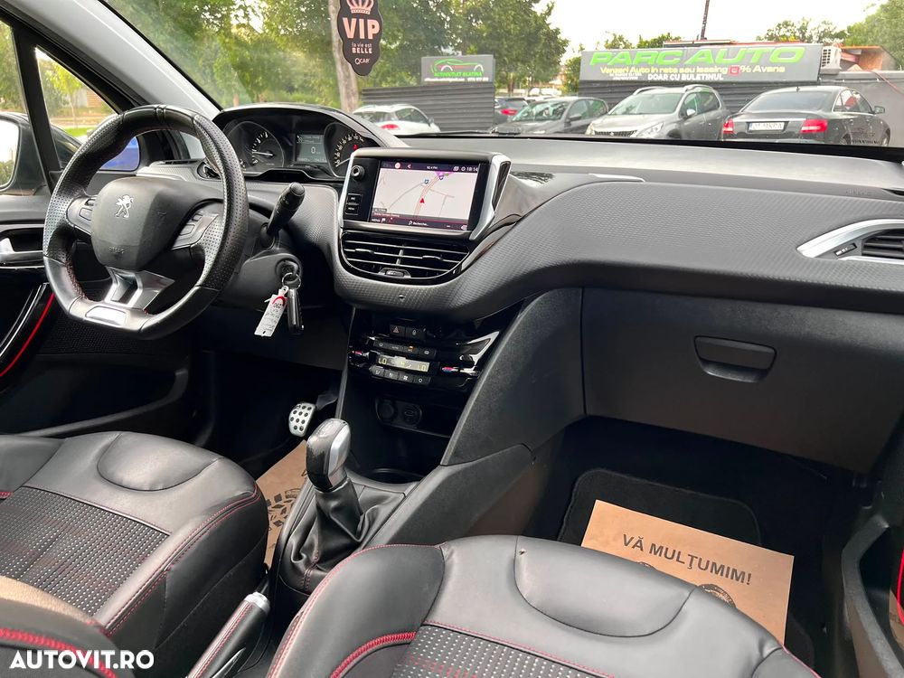 Peugeot 208 1.2 L PureTech Turbo STT Allure - 15