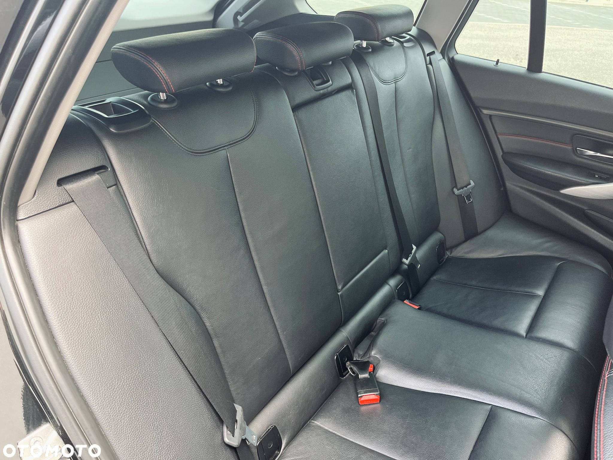 BMW Seria 3 320d Sport Line EU6 - 12