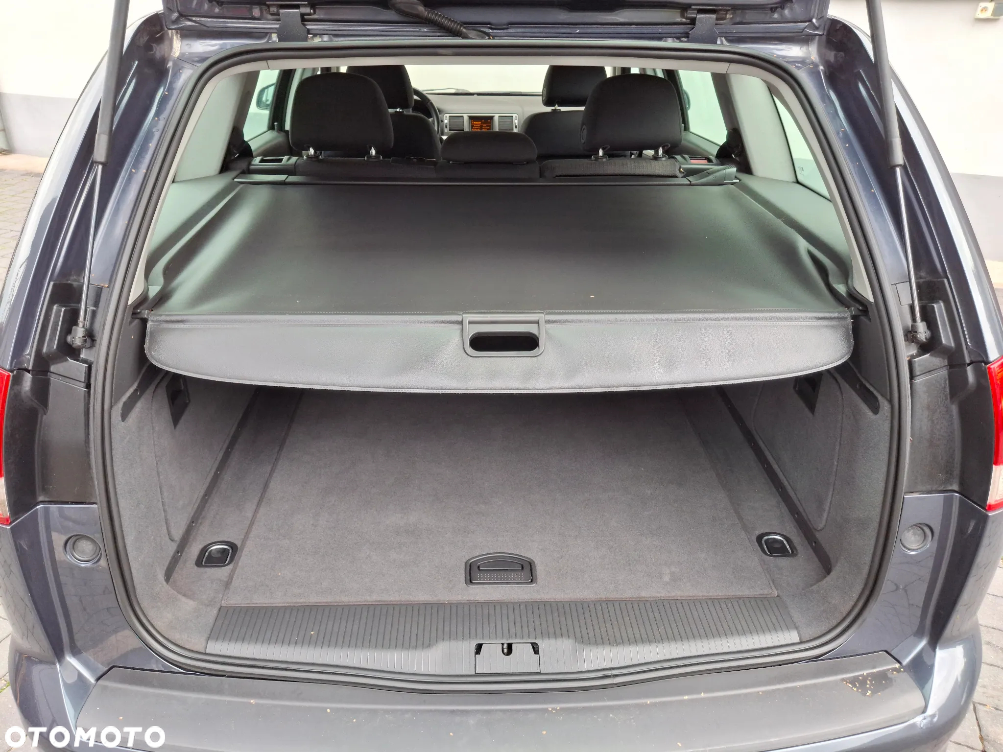 Opel Vectra 1.8 Caravan - 11