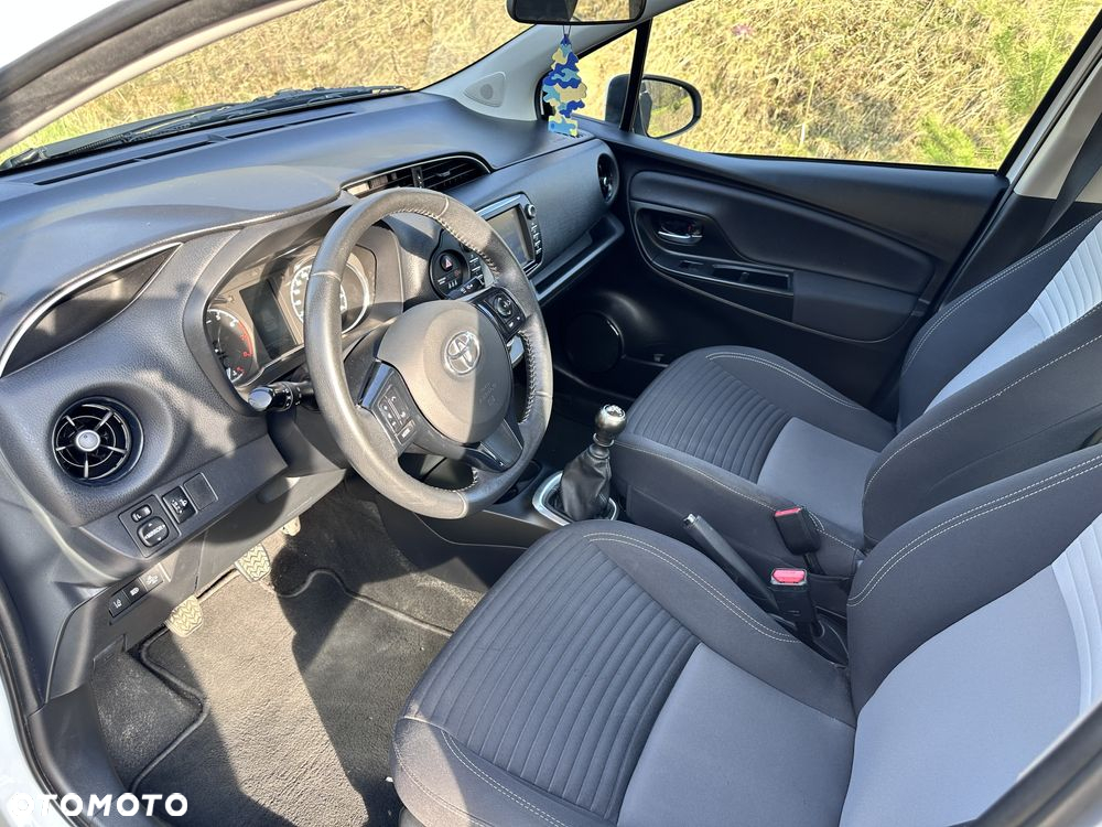 Toyota Yaris 1.5 Dynamic - 10