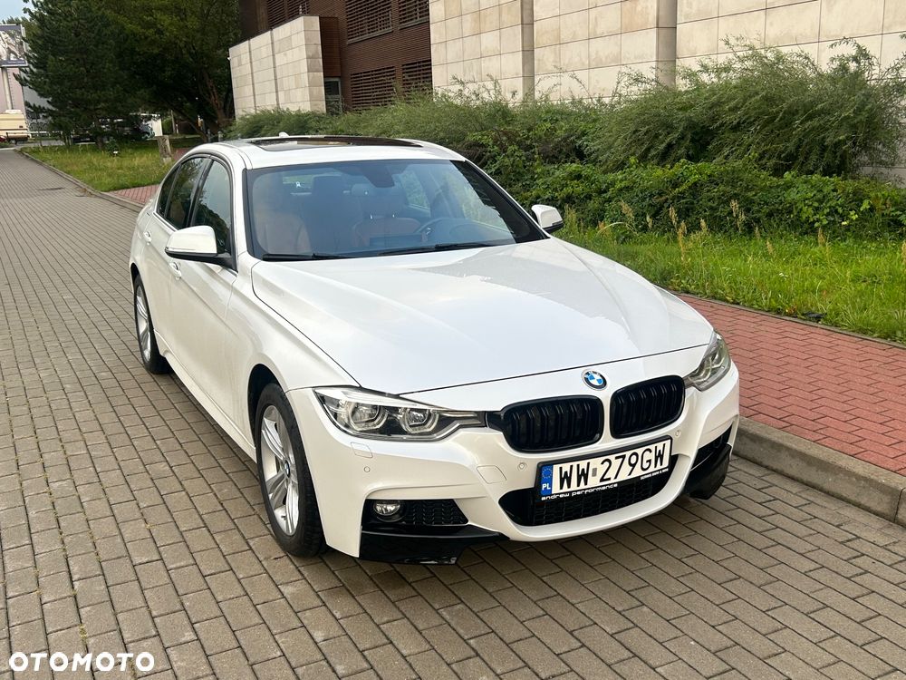 BMW Seria 3 330i xDrive M Sport - 9