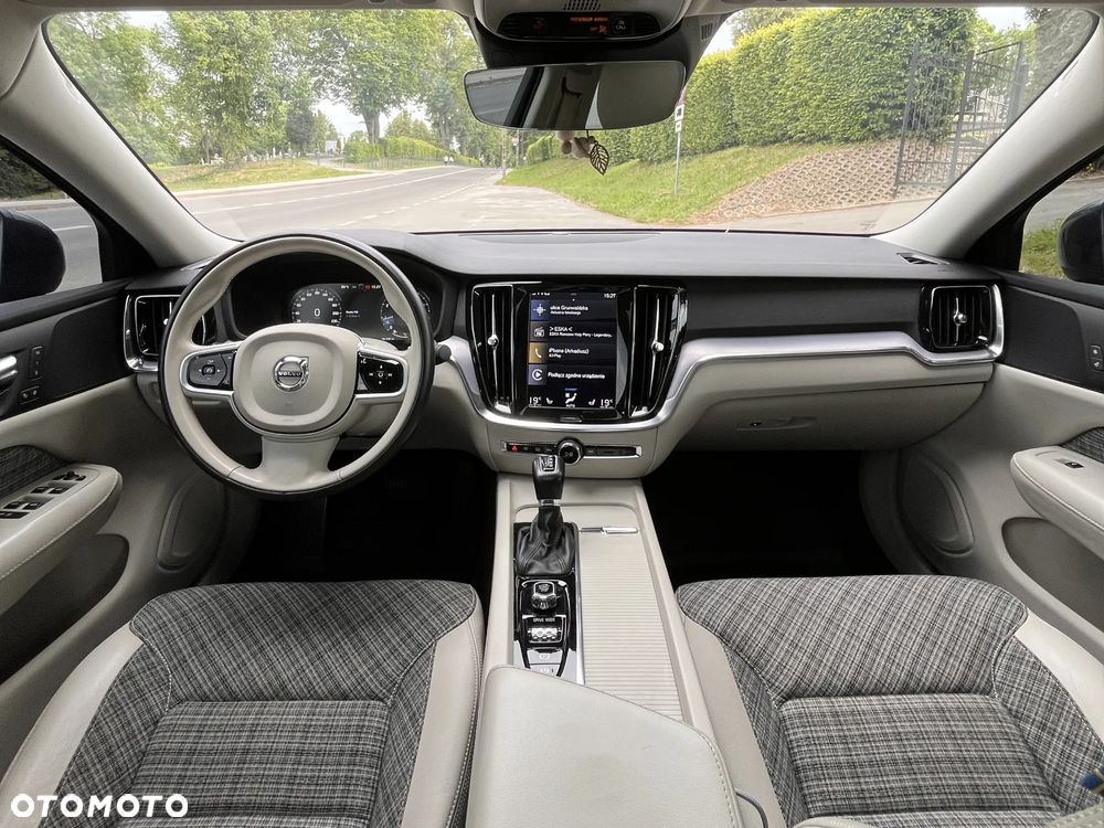 Volvo S60 T6 AWD Momentum Pro - 15