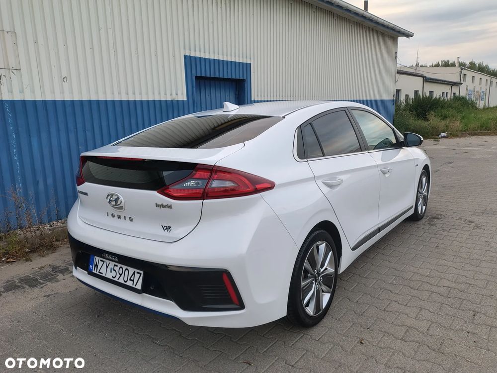 Hyundai IONIQ - 4