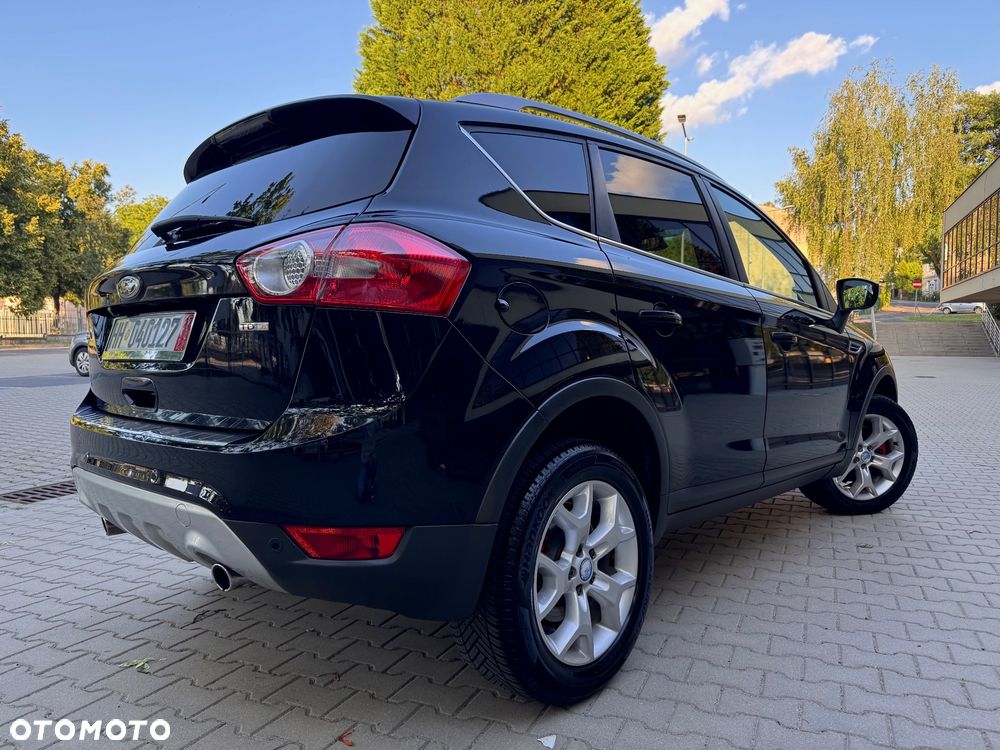 Ford Kuga 2.0 TDCi 2x4 Titanium - 4