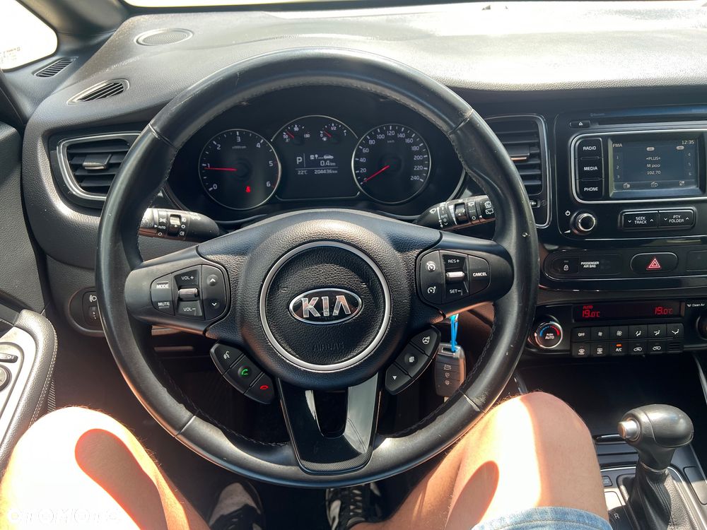 Kia Carens 1.7 CRDi 141 Dream Team Edition - 13