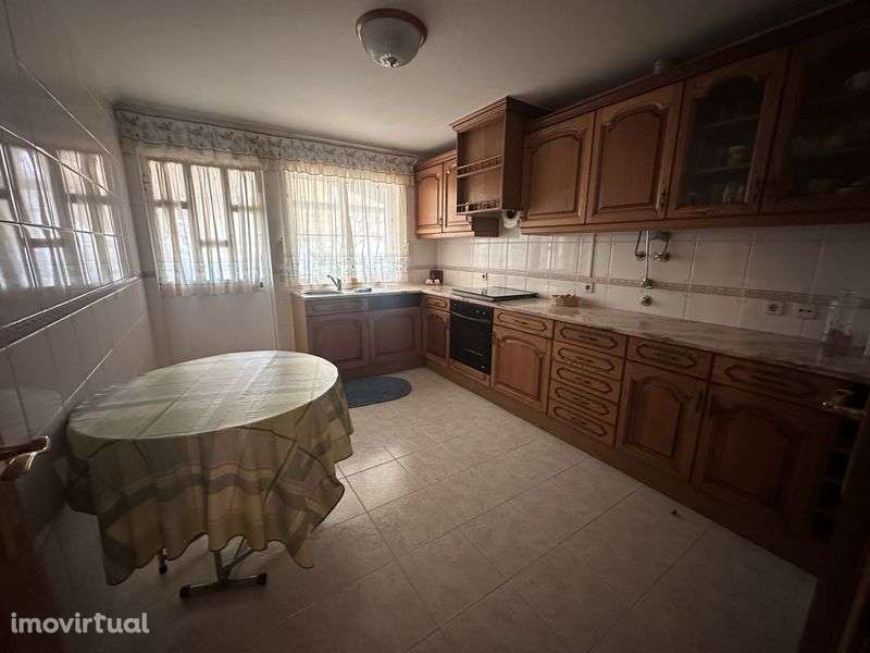 Vende-se Vivenda V4 - Bemposta - Grande imagem: 4/12