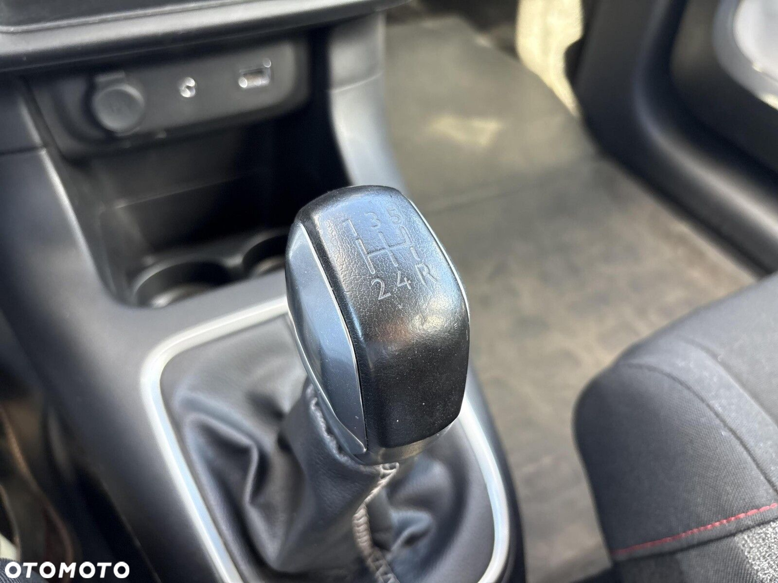 Citroën C3 1.2 PureTech Shine - 24