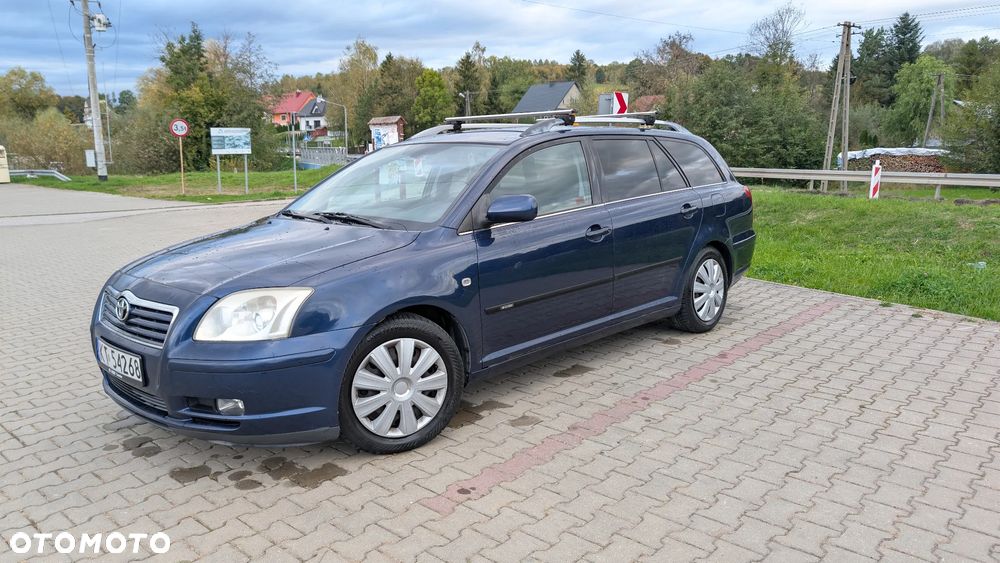 Toyota Avensis 1.8 VVT-i Sol - 1
