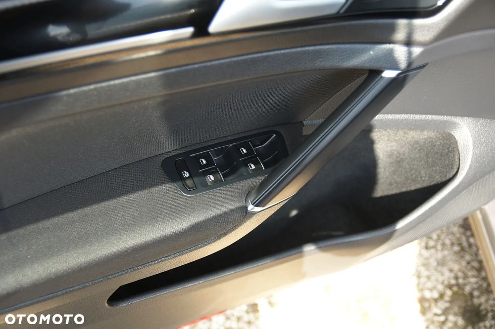 Volkswagen Golf 1.4 TSI BlueMotion Technology Highline - 28