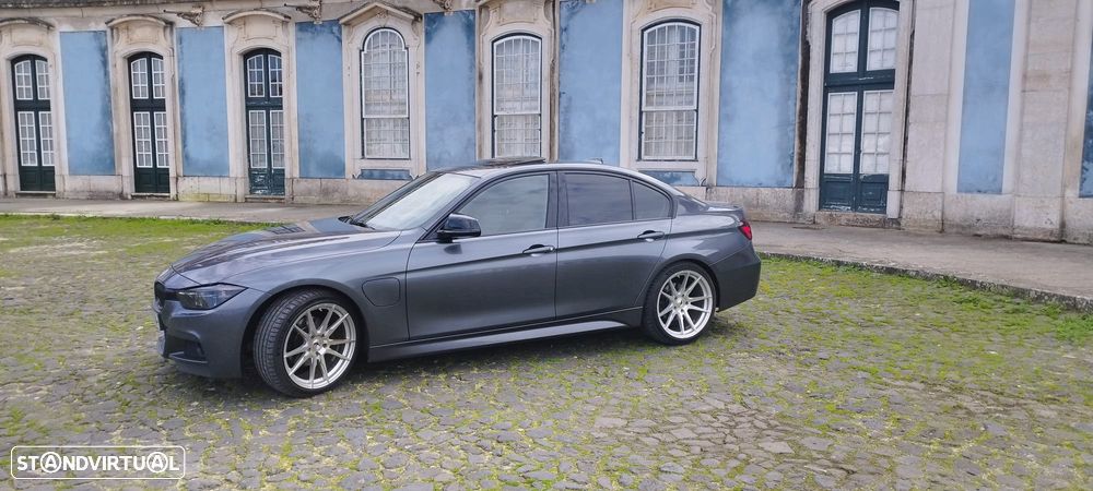 BMW 330 e iPerformance Pack M - 2