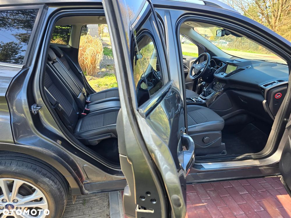 Ford Kuga 1.5 EcoBoost 2x4 Titanium - 20