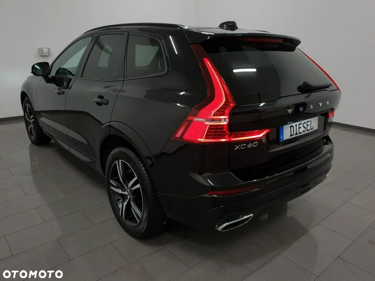Volvo XC 60 D4 R-Design - 4