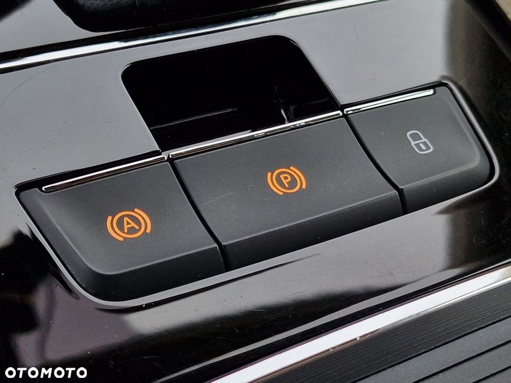 Skoda Superb 2.0 TDI SCR Style DSG - 20