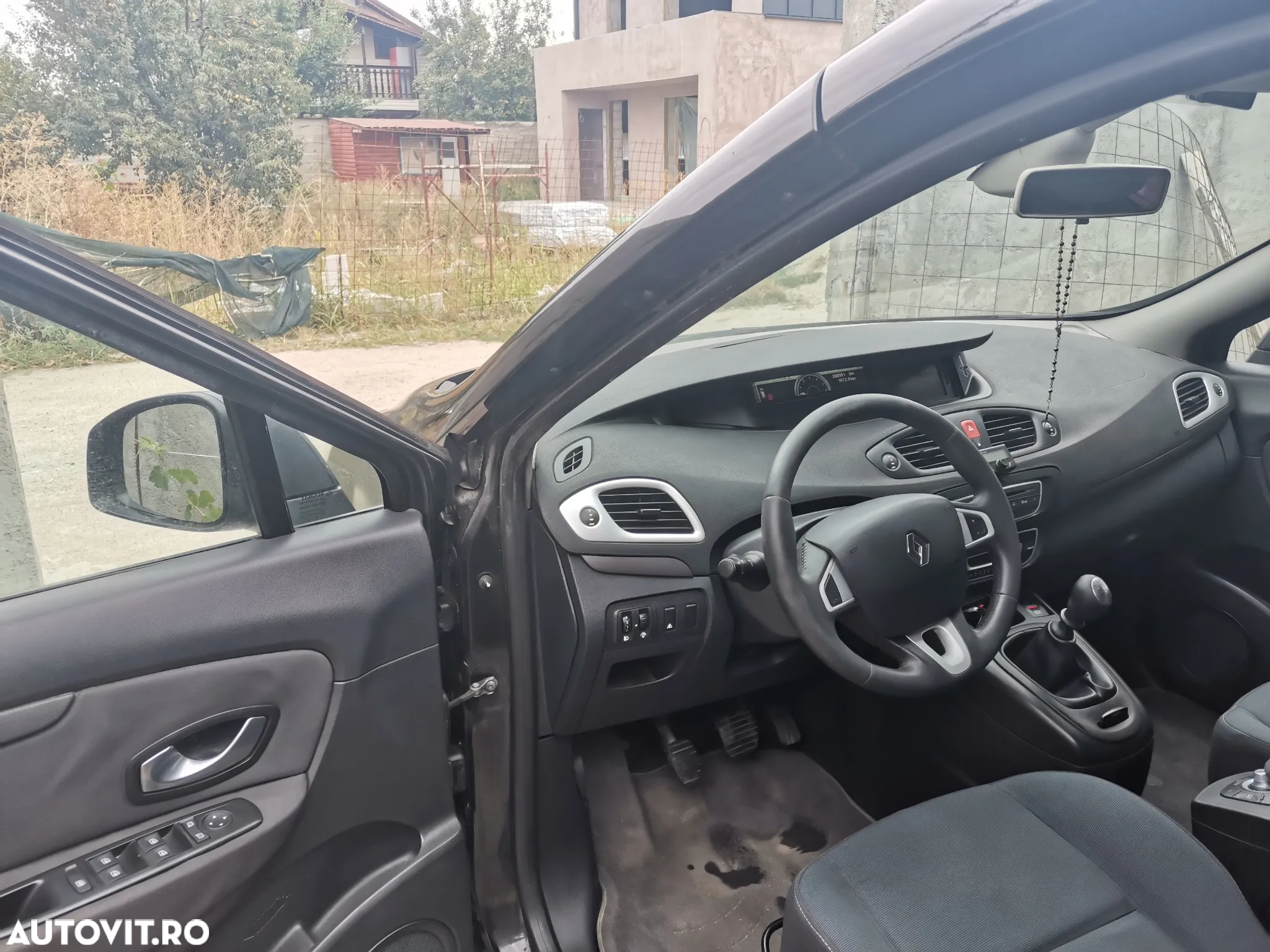 Renault Grand Scenic - 7