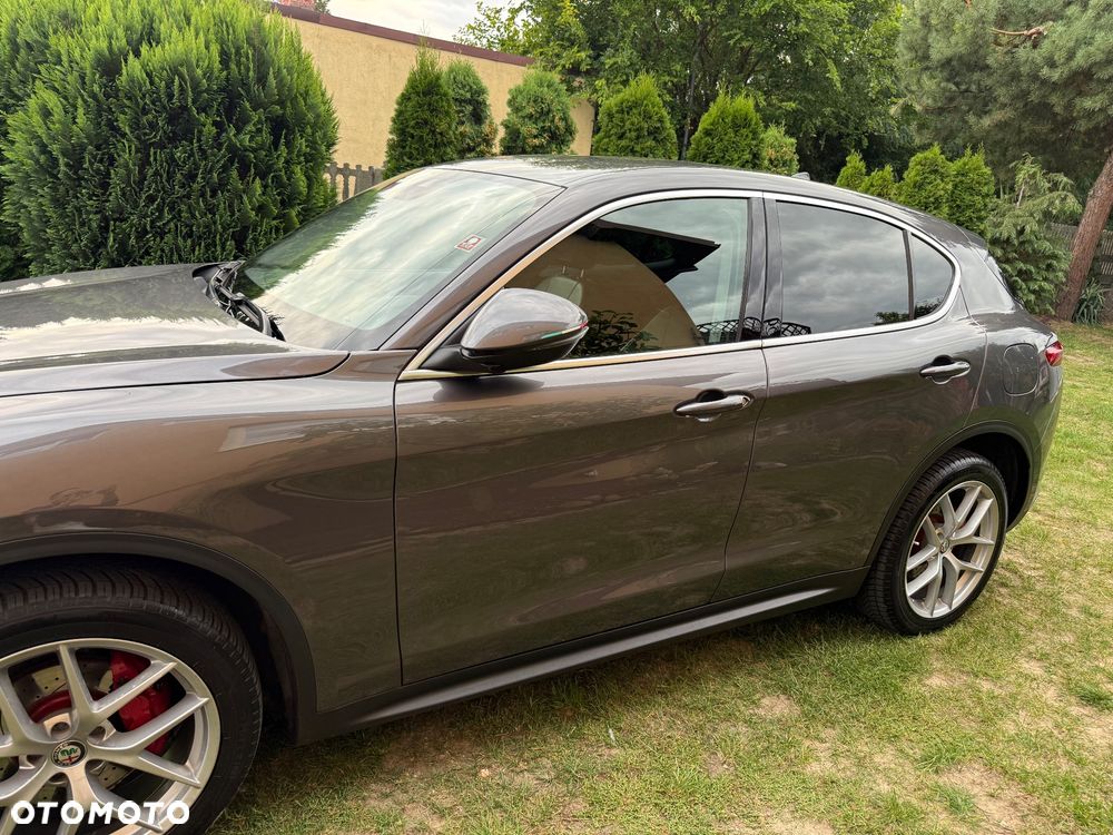 Alfa Romeo Stelvio 2017 photo 3