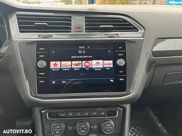 Volkswagen Tiguan - 4
