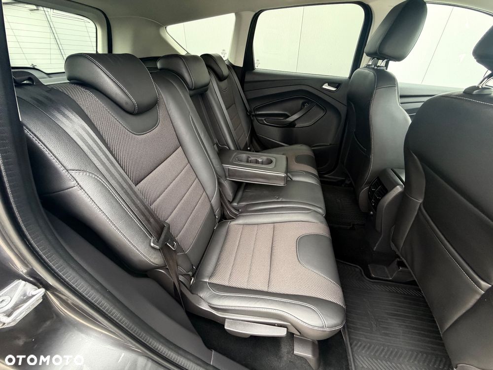 Ford Kuga 1.5 EcoBoost 2x4 Titanium - 34