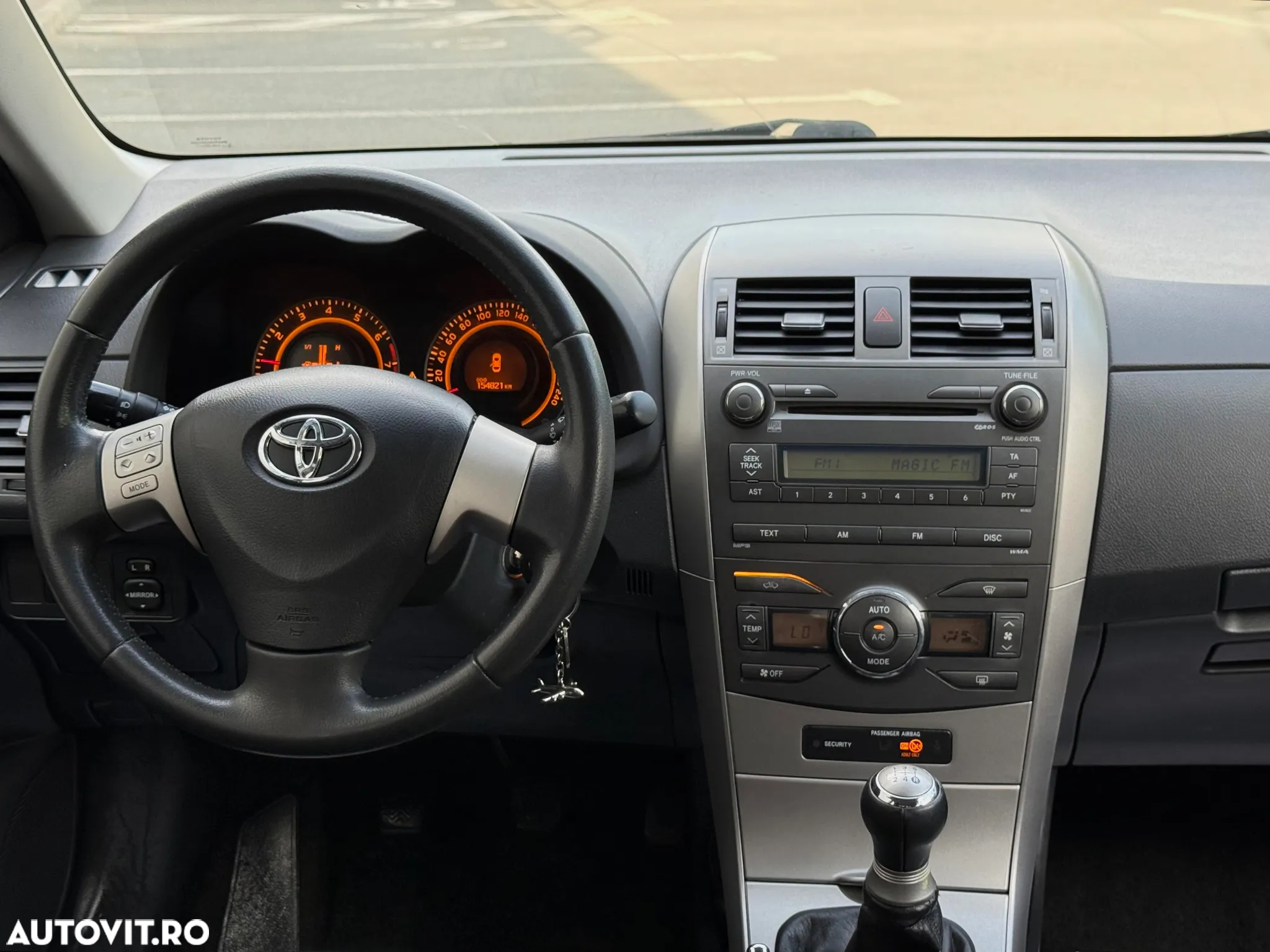 Toyota Corolla 1.4 Sdn. Terra - 6