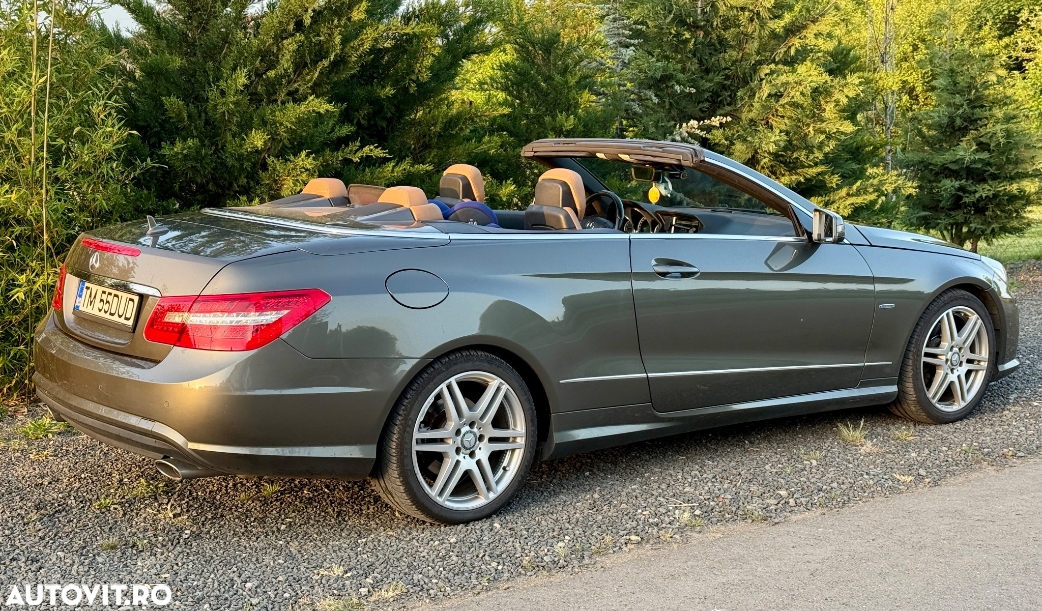 Mercedes-Benz E - 12