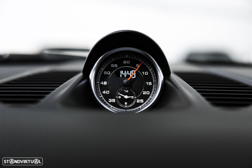 Porsche 911 (991) Carrera 4 GTS - 21